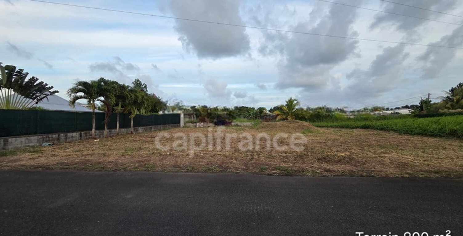 Terrain constructible de 800 m² – Petit-Bourg, à 5 min de Colin et Jarry — photo 1