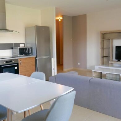 Appartement 3 pièces 990 €