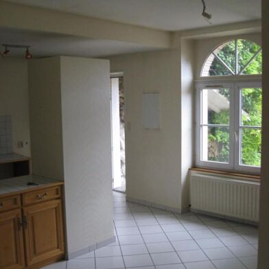 Maison 5 pièces 1050 €