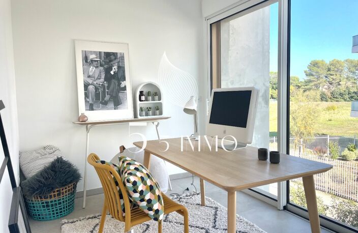 SUPERBE TROIS PIECES - DERNIER ETAGE — photo 2