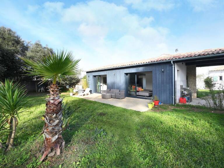 A LA FLOTTE maison en bord de zone naturelle — photo 1