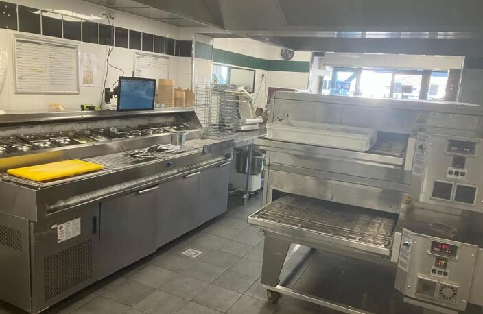 Bien Commercial À Vendre — photo 2