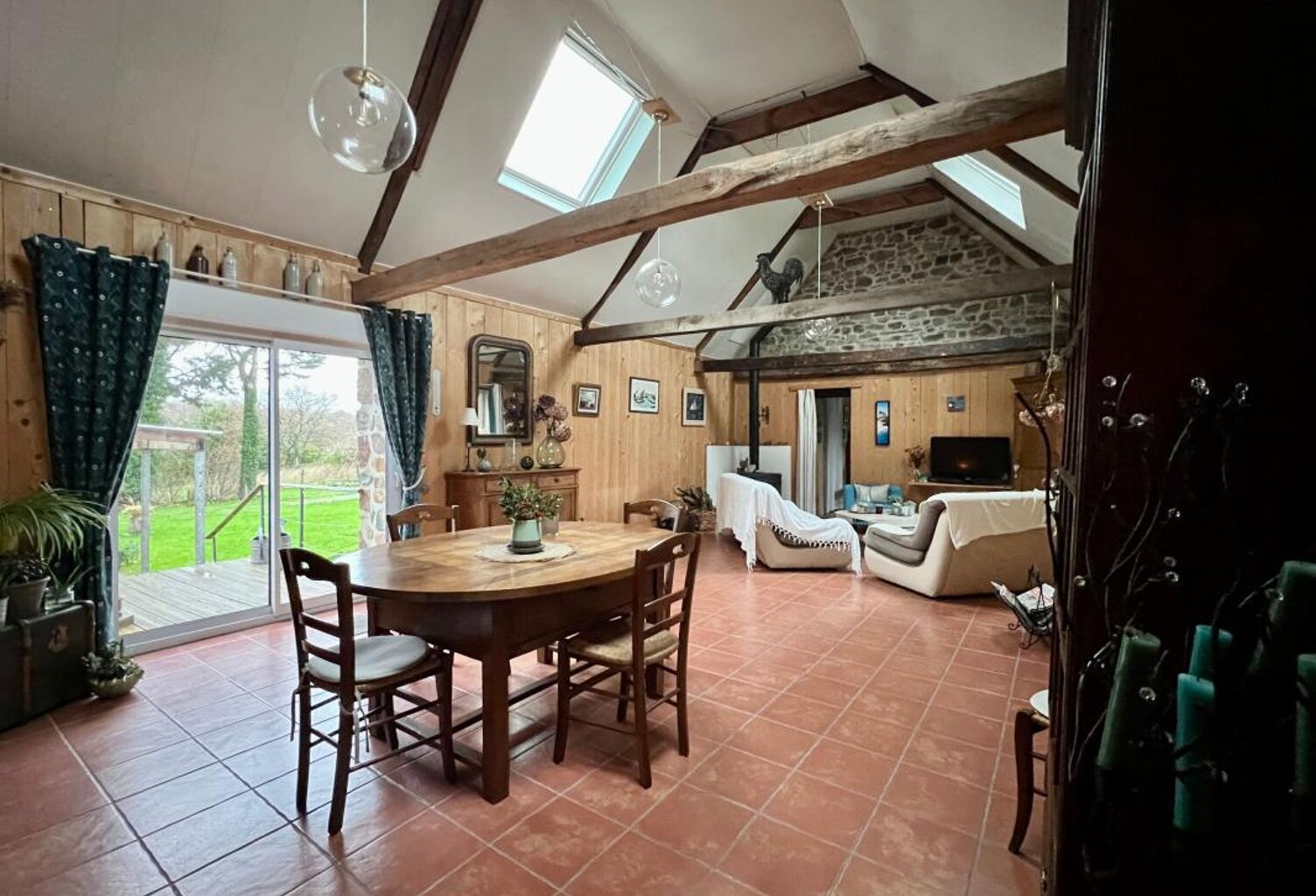 LANVEOC-  Ensemble immobilier  composé de trois maisons au cœur d’un hameau de campagne — photo 1