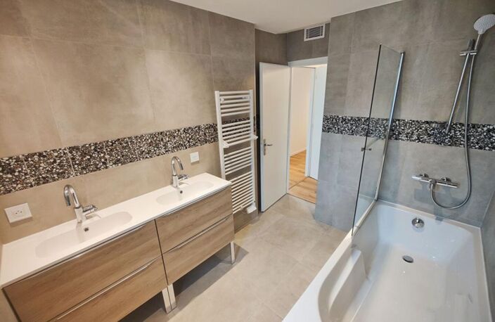 Appartement Grenoble 6 pièce(s) 134 m2 — photo 3