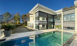 Maison 9 Pièces 390 m² à vendre à Pessac (33600)