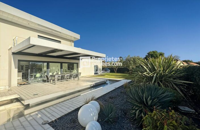 PESSAC Proche Golf : Maison d'Architecte 390 m2 ASCENSEUR -GARAGE- PISCINE — photo 2