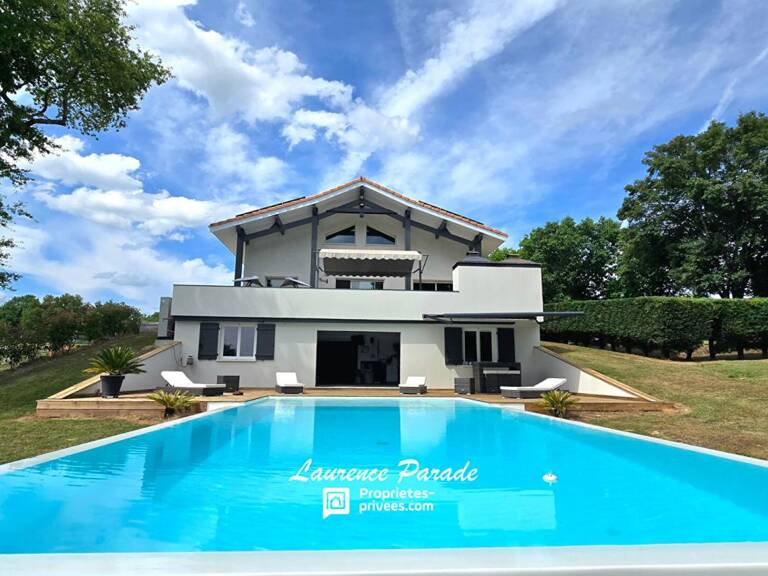 Maison avec sous sol annexe piscine parc — photo 1