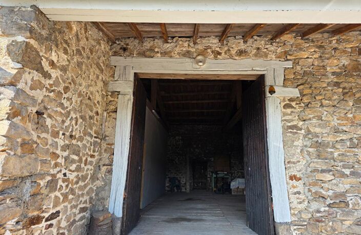 TARENTAISE 42660 dans un hameau paisible au dessus de Rochetaillée ferme rénovée en 2010 sur la partie habitation 112m² habitables 3 chambres sur 1080m² de terrain — photo 5