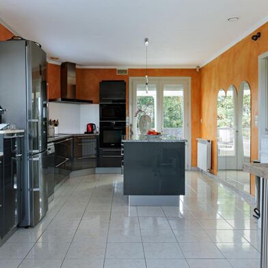 Maison 6 pièces 430500 €