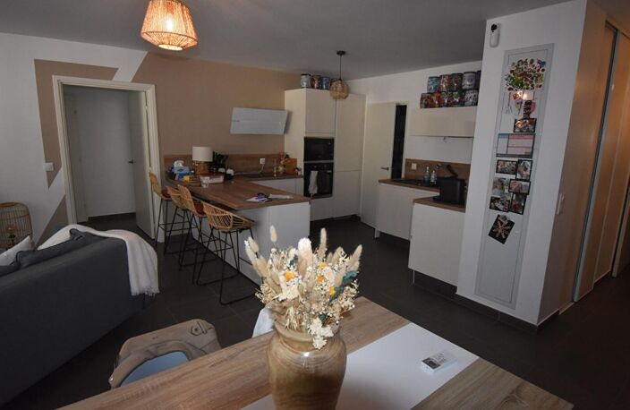 Appartement T3 avec terrasse et parking — photo 4