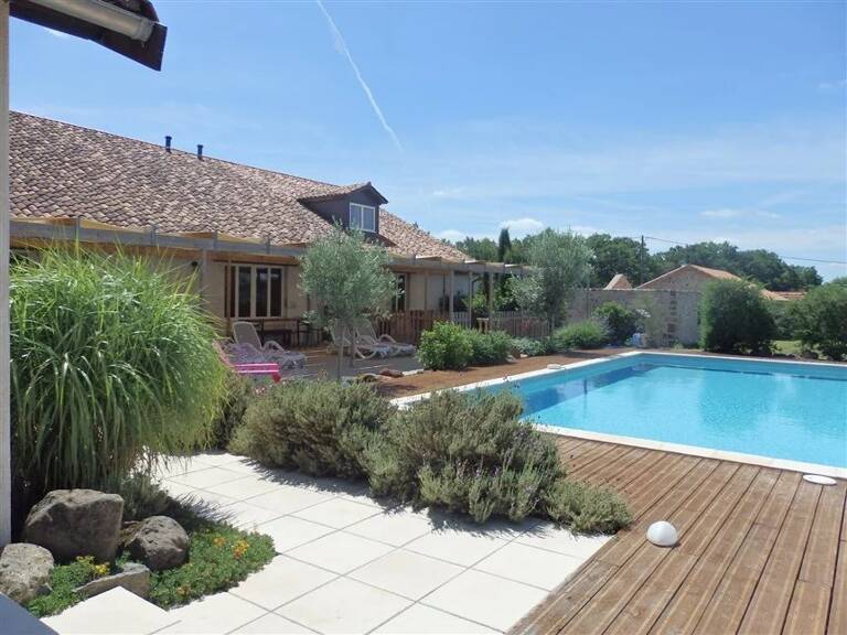 A vendre Complexe de gîtes près de Montmorillon – Vienne — photo 1