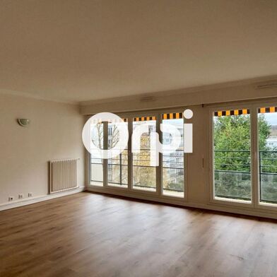 Appartement 5 pièces 1400 €