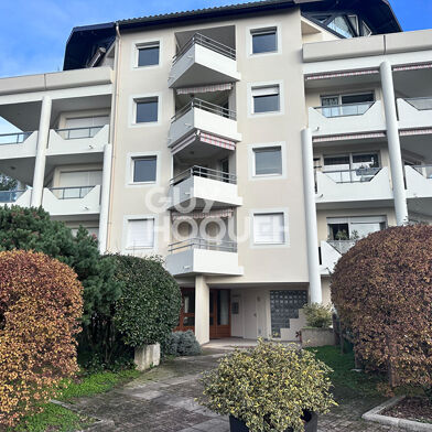 Appartement 3 pièces 906 €