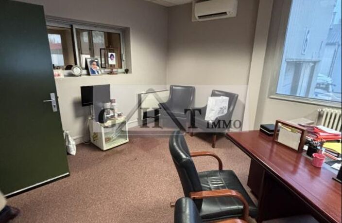 Entrepôt Bureaux A louer — photo 3