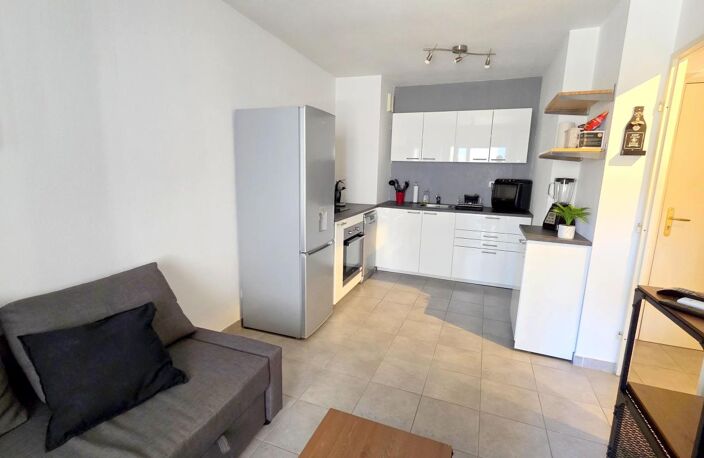 Appartement T2 vendu loué La Seyne Sur Mer 83500 quartier Chateaubanne résidence récente ascenseur double parking en sous sol — photo 3