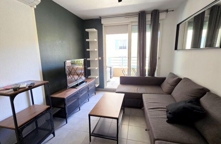 Appartement T2 vendu loué La Seyne Sur Mer 83500 quartier Chateaubanne résidence récente ascenseur double parking en sous sol — photo 4