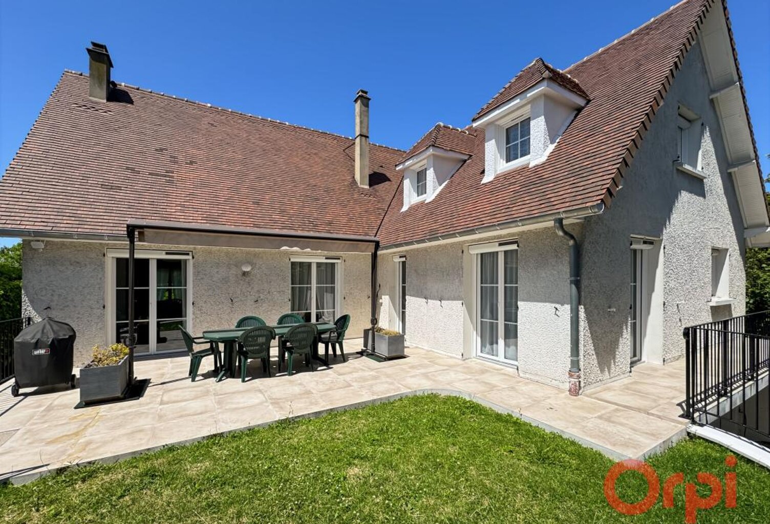 Maison 8 pièces de 198 m² (224 m² au sol) à TAVERNY — photo 1
