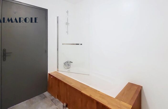 PASSA-VILLA 4 FACES DE 155m² AVEC PISCINE — photo 3