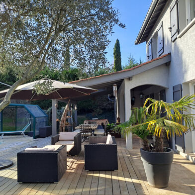 Maison 5 pièces 649000 €