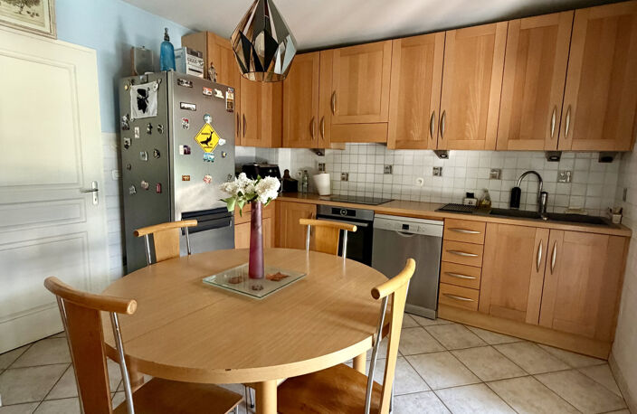 Maison familiale à Sathonay Village sur une parcelle de 1300 — photo 5