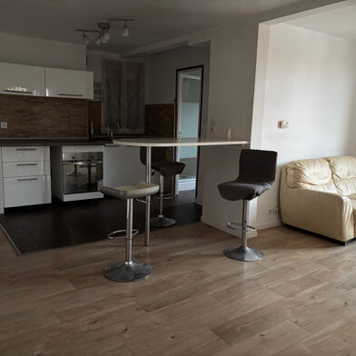 Appartement 3 pièces 700 €