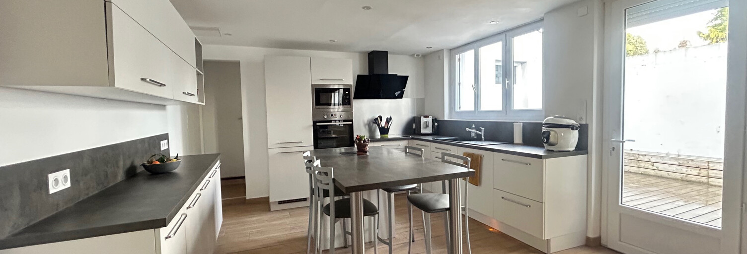 Maison 8 Pièces 170 m² à vendre à Coëx (85220)