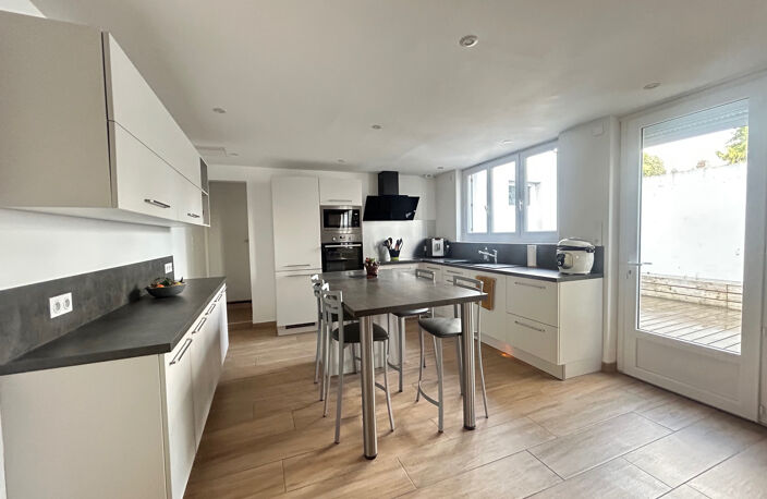Grande Maison de Ville avec studio indépendant loué - 170m2 — photo 2