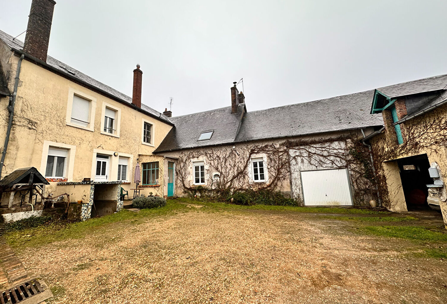 Rare. Immeuble de rapport à deux pas du centre-ville. 10 pièce(s) 305 m2 — photo 1