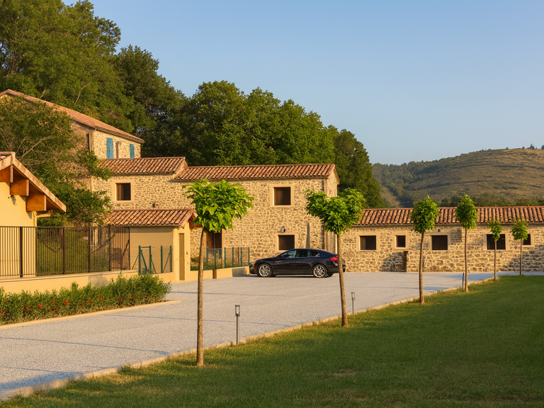 07  Rosières   Entre Aubenas et Alès - Superbe Domaine en pi — photo 1