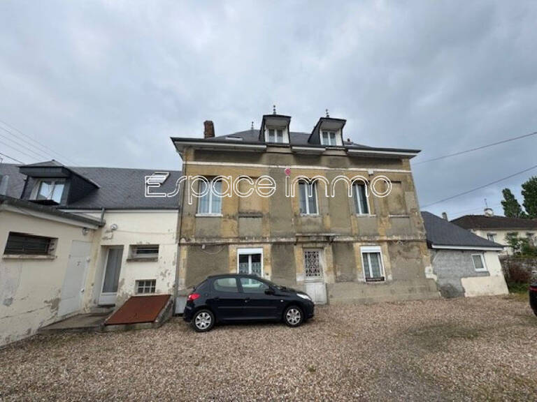 IMMEUBLE DE RAPPORT EN MONOPROPRIETE - APPARTEMENTS - GARAGES - LOCAL COMMERCIAL - SAINT ETIENNE DU ROUVRAY — photo 1