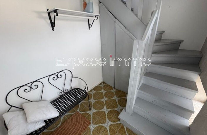 IMMEUBLE DE RAPPORT EN MONOPROPRIETE - APPARTEMENTS - GARAGES - LOCAL COMMERCIAL - SAINT ETIENNE DU ROUVRAY — photo 2
