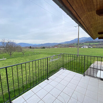 Appartement 4 pièces 1042 €