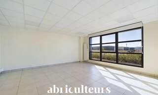 Commerce  573 m² à louer à Gellainville (28630)