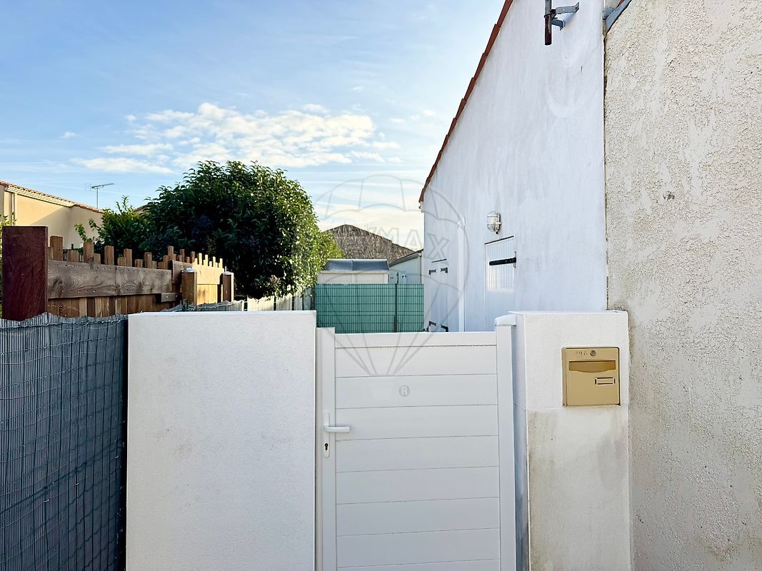 Villa / Maison  T1 à vendre Saint-Sulpice-de-Royan 17200