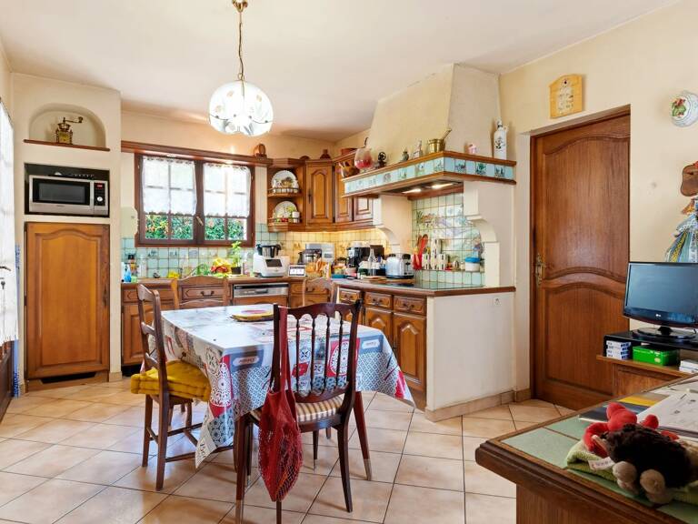 La Bouverie : Grande maison provençale avec piscine et potentiel exceptionnel — photo 1