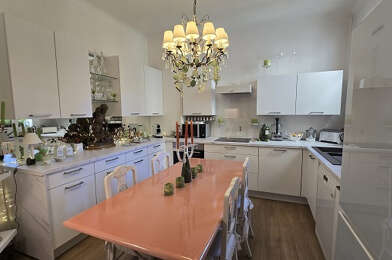 Appartement 3 pièces 332100 €