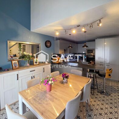 Appartement 5 pièces 153700 €