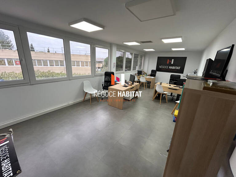 BUREAU DE 35M2 - SAINT JEAN DE VEDAS — photo 1