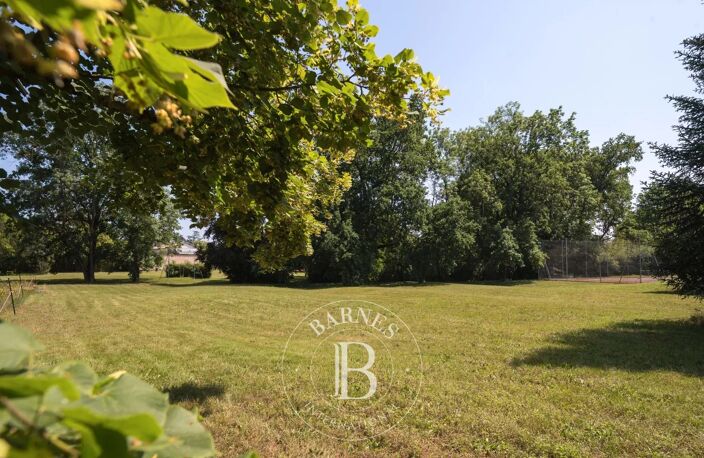 Ecully - Projet de construction avec terrain plat constructible de 3677m² - Permis de Construire purgé de tout recours — photo 3