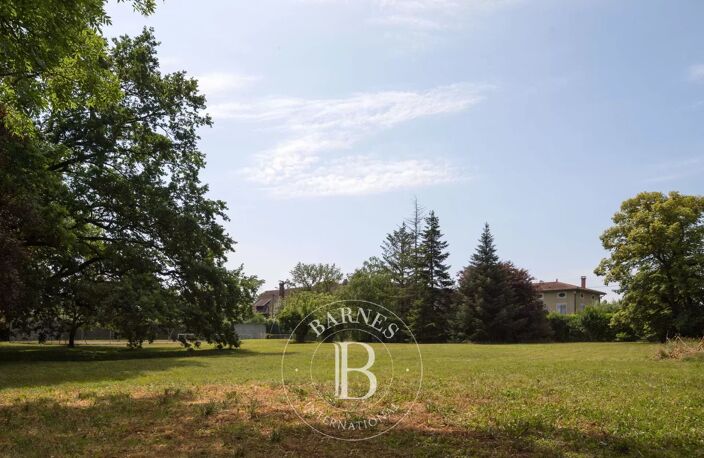 Ecully - Projet de construction avec terrain plat constructible de 3677m² - Permis de Construire purgé de tout recours — photo 5
