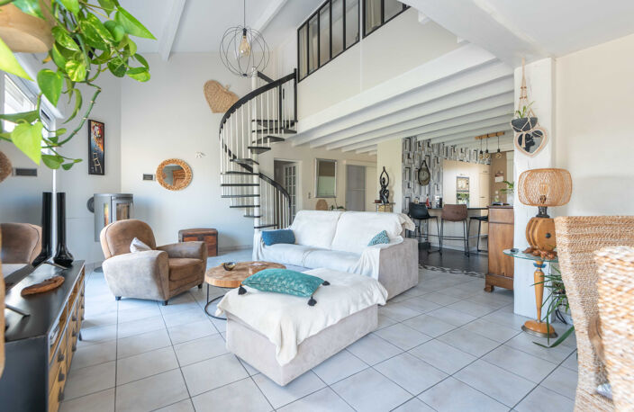 MAISON CONTEMPORAINE - 5 CH - 165 M2 + POOLHOUSE 88 M2 - SUR — photo 4