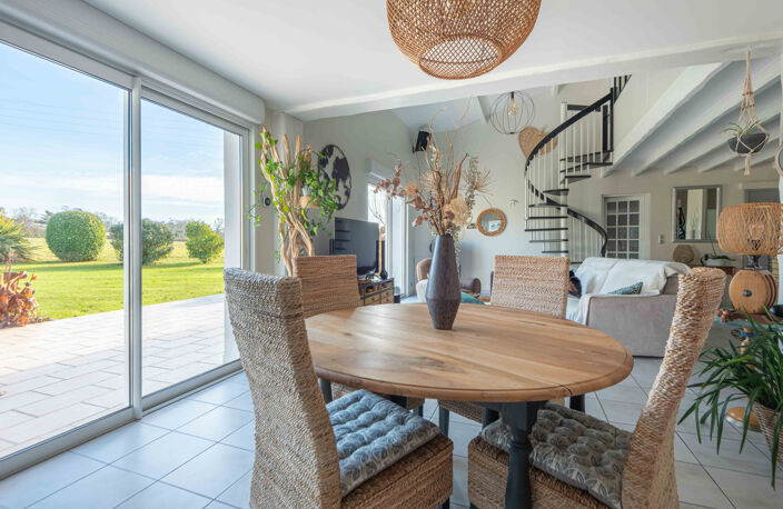 MAISON CONTEMPORAINE - 5 CH - 165 M2 + POOLHOUSE 88 M2 - SUR — photo 5