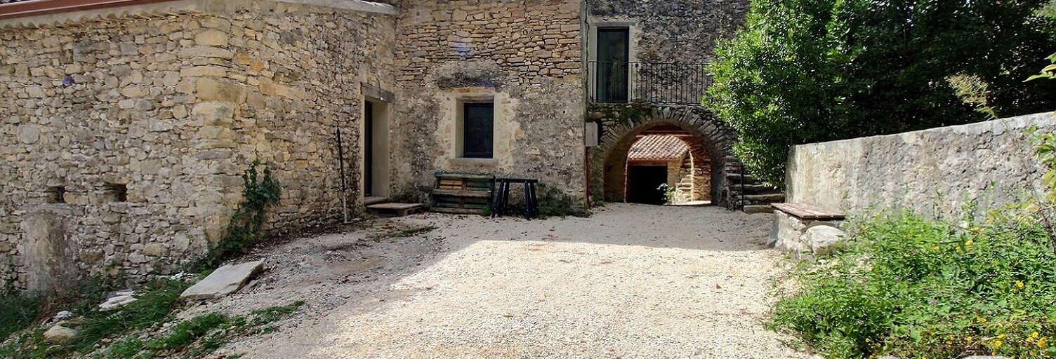 Maison 8 Pièces 220 m² à vendre à Entrechaux (84340)