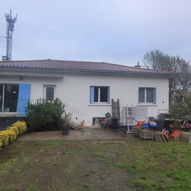 Maison 5 pièces 900 €