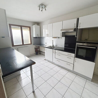 Maison 6 pièces 1122 €