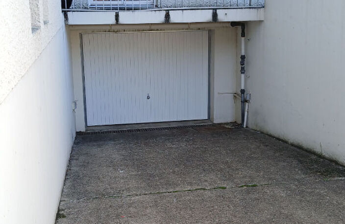 Parking / box Saintes Résidence Gambetta — photo 5