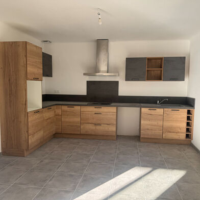 Maison 5 pièces 2250 €