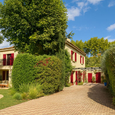 Maison 7 pièces 3250 €