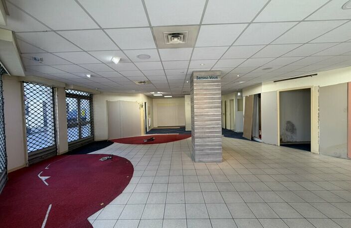 LOCAL COMMERCIAL à LOUER — photo 2