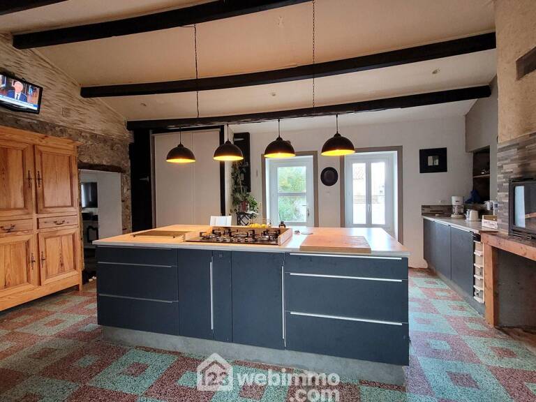 Maison - 138.65m² - Le Bernard — photo 1